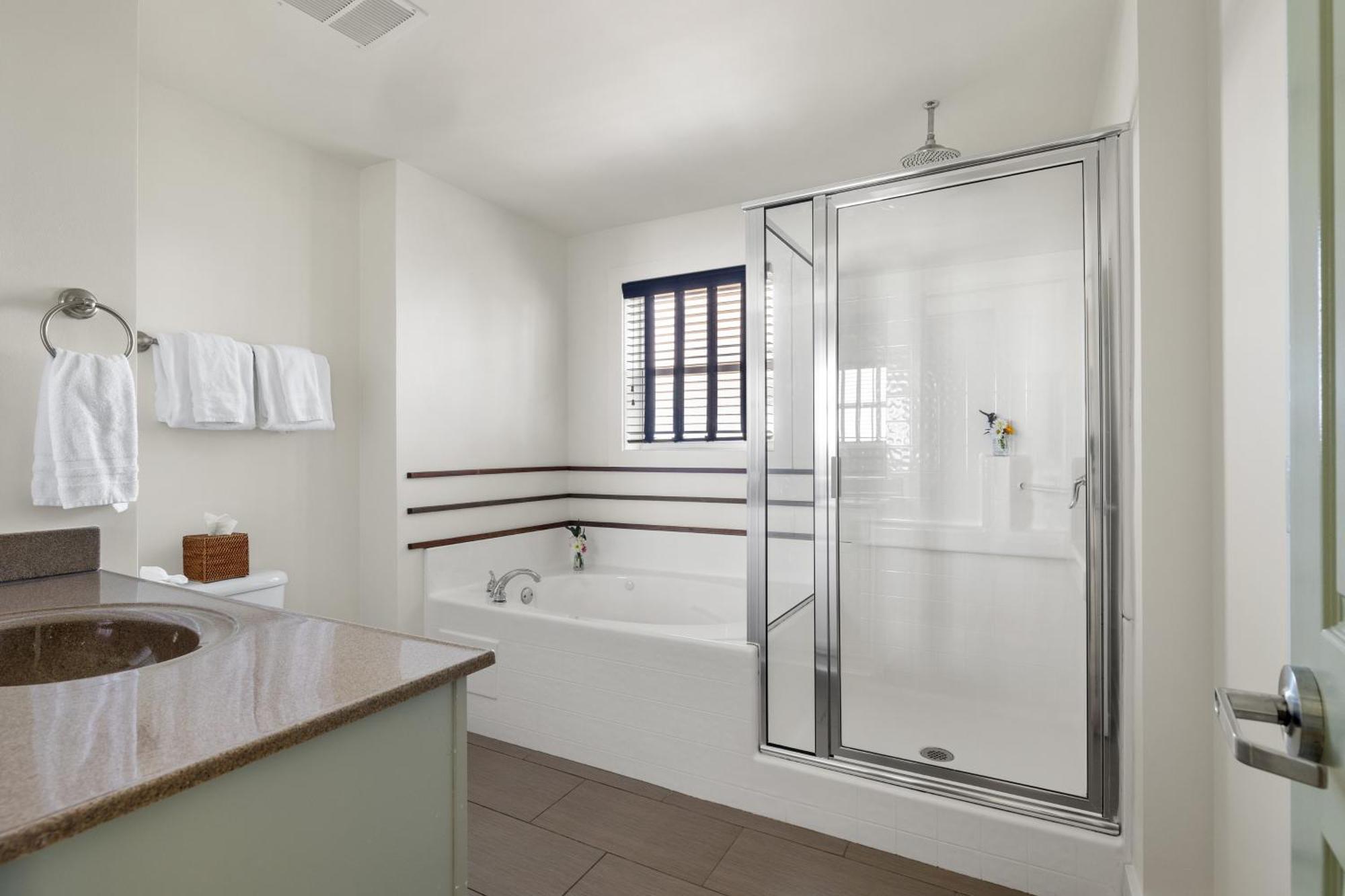 Regatta Inn - Adults Only Фоли Бийч Екстериор снимка