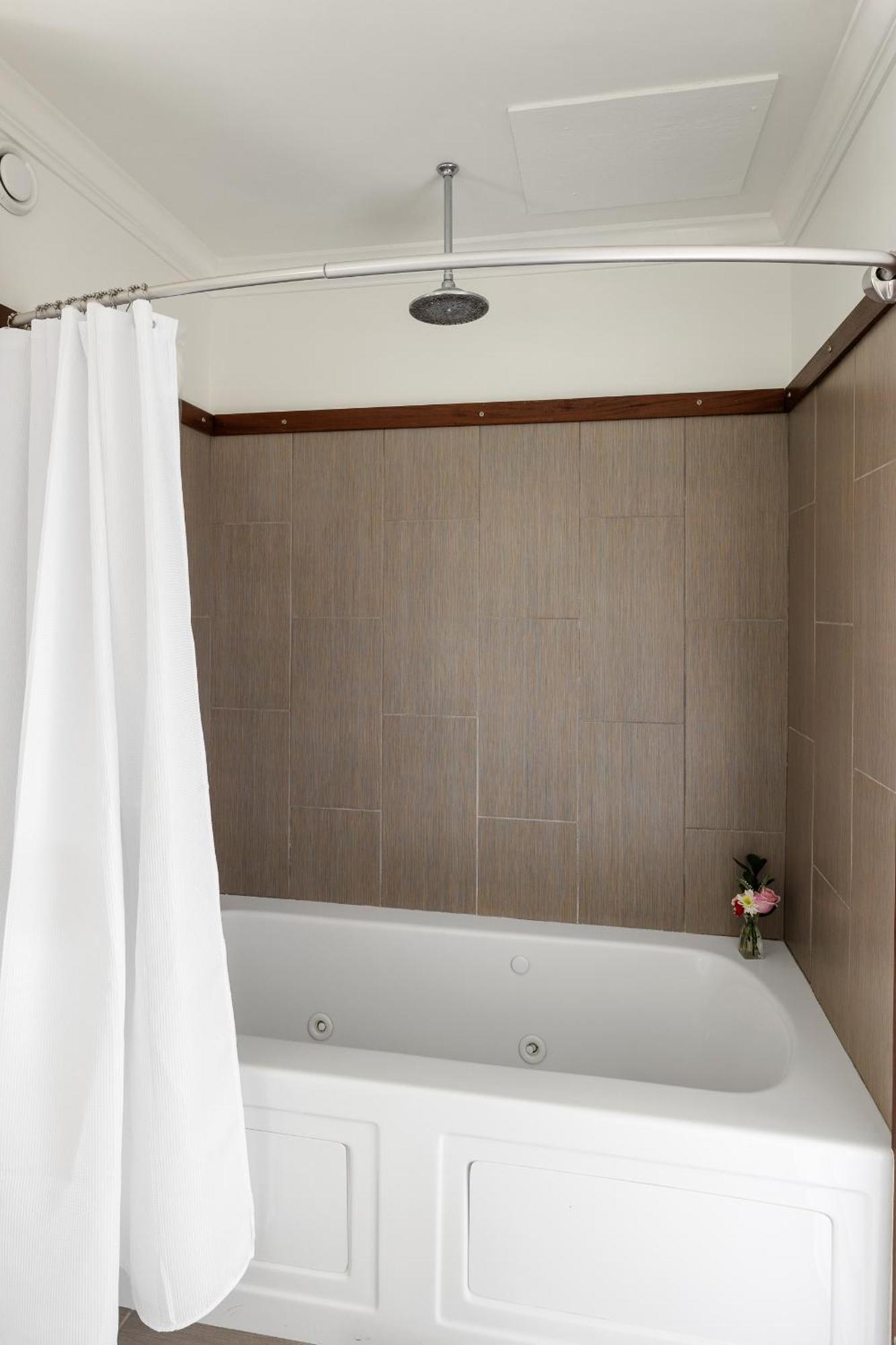 Regatta Inn - Adults Only Фоли Бийч Екстериор снимка
